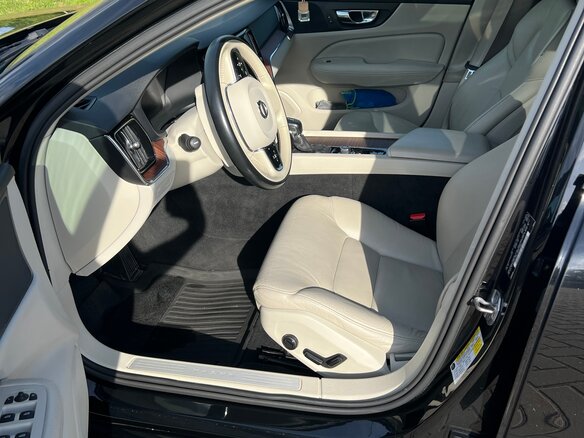 2020 Volvo S60 Mild Hybrid III, чёрный, 2250000 рублей - вид 10