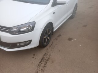 2014 Volkswagen Polo V, белый, 850000 рублей, вид 1