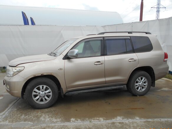 2007 Toyota Land Cruiser 200 Series, золотистый - вид 3