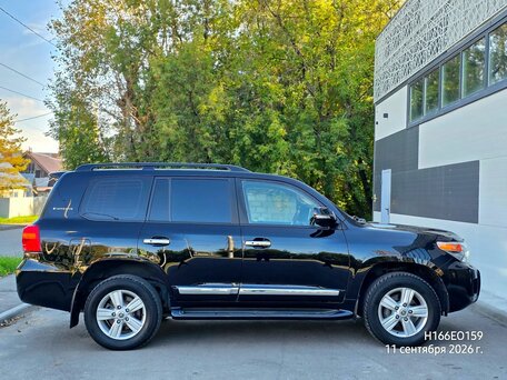 2013 Toyota Land Cruiser 200 Series Рестайлинг 1, чёрный, 4430000 рублей, вид 1
