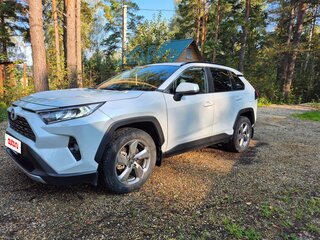 2020 Toyota RAV4 V (XA50), белый, 3300000 рублей, вид 4