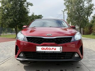 2021 Kia Rio IV Рестайлинг, красный, 1650000 рублей, вид 5