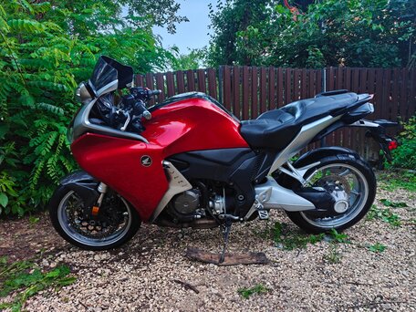 2010 Honda VFR 1200, пурпурный, 760000 рублей, вид 5