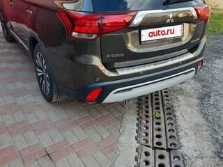 2018 Mitsubishi Outlander III Рестайлинг 2, коричневый, 2600000 рублей, вид 4