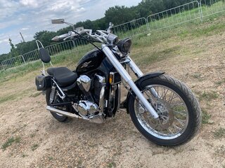 Suzuki Boulevard S83