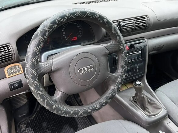 1999 Audi A4 I (B5) Рестайлинг, серый, 440000 рублей - вид 8