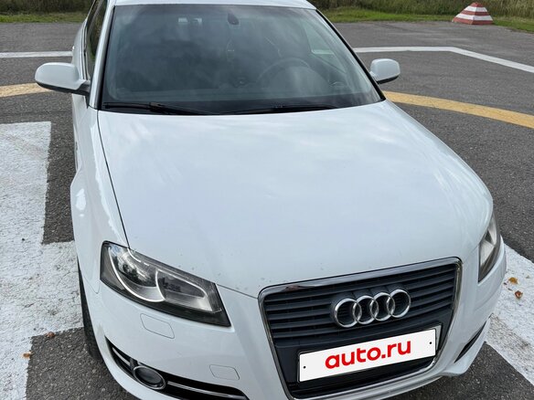 2011 Audi A3 II (8P) Рестайлинг 2, белый, 900000 рублей - вид 2