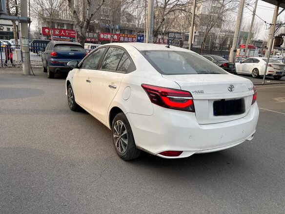 2022 Toyota Vios III Рестайлинг, белый - вид 8