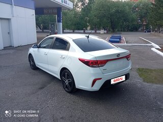 2020 Kia Rio IV, белый, 1150000 рублей, вид 4