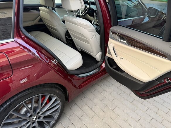 2020 BMW 5 серии 520d xDrive VII (G30/G31/G38) Рестайлинг, пурпурный, 4650000 рублей - вид 12