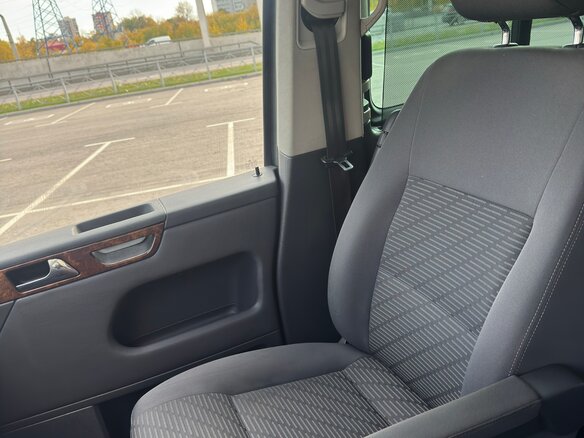 2012 Volkswagen Multivan T5 Рестайлинг, серебристый, 2170000 рублей - вид 7