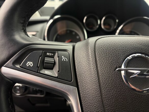 2011 Opel Astra J, серый, 699000 рублей - вид 8