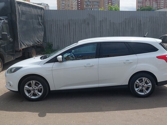 2014 Ford Focus III, белый - вид 4