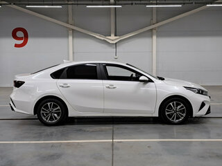 2021 Kia K3 II Рестайлинг, белый, 1899000 рублей, вид 5