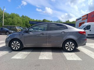 2016 Kia Rio III Рестайлинг, серый, 1140000 рублей, вид 4