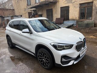 2020 BMW X1 20i xDrive II (F48) Рестайлинг, белый, 3860000 рублей, вид 1