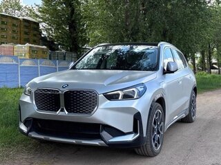 2025 BMW iX1 eDrive 25L, серебристый, 4000000 рублей, вид 2