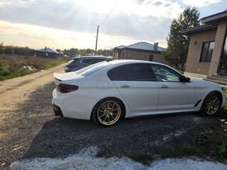 2018 BMW 5 серии 530i xDrive VII (G30/G31/G38), белый, 3090000 рублей, вид 2