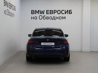 2021 BMW 3 серии 318i VII (G2x), синий, 3390000 рублей, вид 4