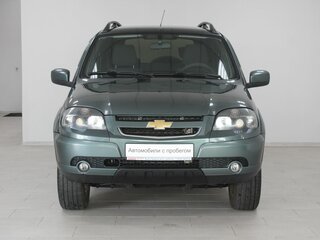 2017 Chevrolet Niva I Рестайлинг, зелёный, 729900 рублей, вид 2