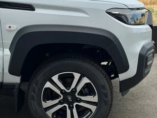 2026 Lada (ВАЗ) Niva Travel I Рестайлинг, белый, 1717000 рублей, вид 3