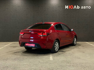 2018 Kia Rio IV, красный, 1540000 рублей, вид 2