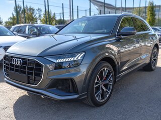 2021 Audi Q8 55 TFSI I (4M), серый, 6700000 рублей, вид 2