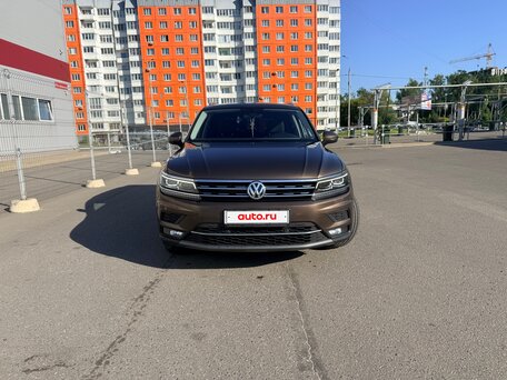 2017 Volkswagen Tiguan II, коричневый, 2650000 рублей, вид 2