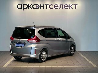 2016 Honda Freed II, серебристый, 1441000 рублей, вид 2