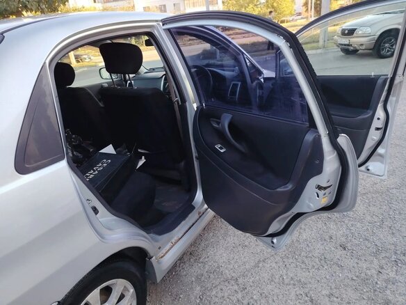 2003 Suzuki Aerio, серебристый, 260000 рублей - вид 16