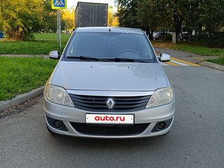 2013 Renault Logan I Рестайлинг, серебристый, 370000 рублей, вид 1