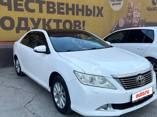 2013 Toyota Camry VII (XV50), белый, 1350000 рублей, вид 1