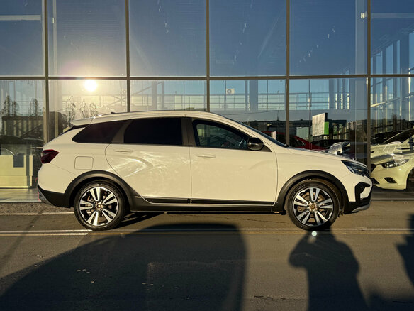 2023 Lada (ВАЗ) Vesta SW Cross I Рестайлинг (NG), белый, 1320000 рублей - вид 1