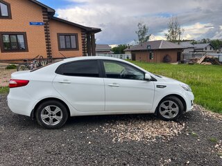 2014 Kia Rio 4-speed III, белый, 920000 рублей, вид 2