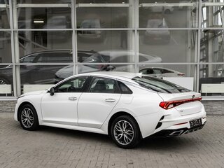 2020 Kia K5 III, белый, 2349000 рублей, вид 4