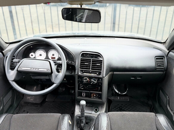 2004 Lada (ВАЗ) 2112, серебристый, 79000 рублей - вид 8