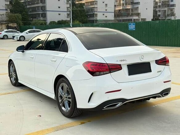 2023 Mercedes-Benz A-Класс 180 Long IV (W177) Рестайлинг, белый - вид 3