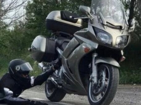 2007 Yamaha FJR1300, серебристый, 550000 рублей, вид 5