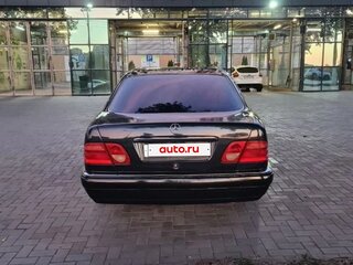 1996 Mercedes-Benz E-Класс 200 II (W210, S210), синий, 700000 рублей, вид 2
