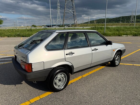 2004 Lada (ВАЗ) 21093i, серебристый, 500000 рублей - вид 22