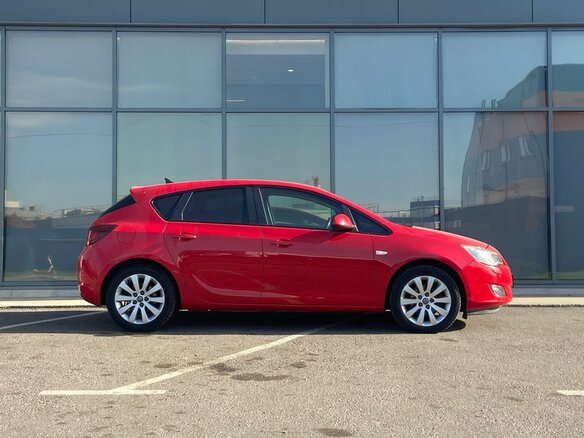 2010 Opel Astra J, красный, 536000 рублей - вид 2