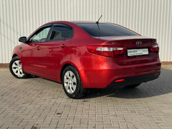 2013 Kia Rio 5-speed III, красный, 849000 рублей - вид 6