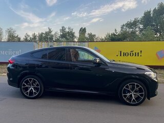 2020 BMW X6 40i III (G06), чёрный, 7400000 рублей, вид 3