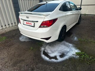 2014 Hyundai Solaris I Рестайлинг, белый, 750000 рублей, вид 3