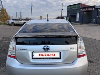 2011 Toyota Prius III (XW30), серебристый, 1000000 рублей, вид 5
