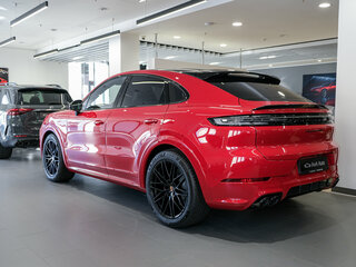 2025 Porsche Cayenne GTS Coupé III Рестайлинг, красный, 25990000 рублей, вид 3