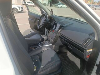 2011 Land Rover Freelander II Рестайлинг, белый, 1400000 рублей, вид 2