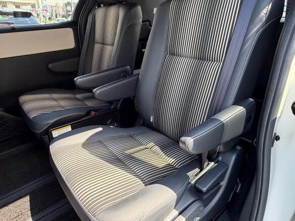 2021 Toyota Noah III (R80) Рестайлинг, белый, 2180000 рублей - вид 14