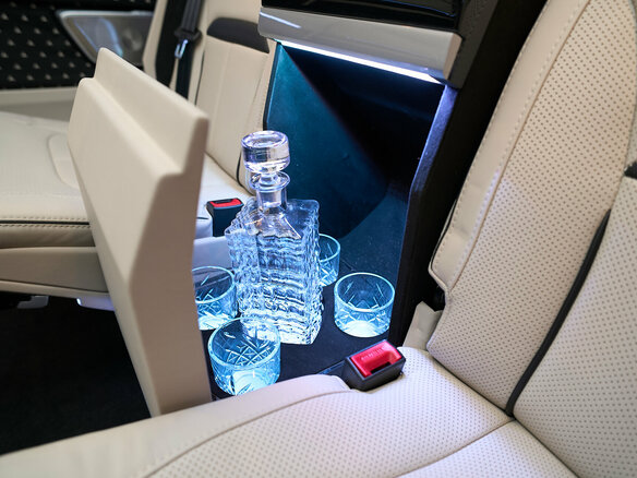 2026 Mercedes-Benz V-Класс Extra Long 300 d экстра длинный III (W447) Рестайлинг 2, чёрный, 42700000 рублей - вид 18