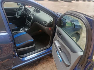 2008 Ford Focus II Рестайлинг, синий, 400000 рублей, вид 4